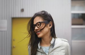 Plantronics’ten titreşimli kulaklık