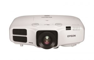 Epson yeni iş projektörü serisi EB-5000
