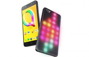 Dünya’nın ilk interaktif, LED kapaklı akıllı telefonu