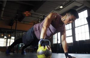 Plantronics’den yeni BackBeat FIT modelleri