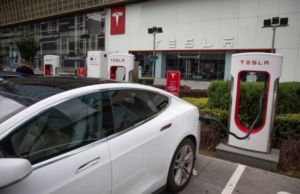 Shanghai’de üretilecek Tesla Model 3 İçin Rezervasyonlar Başlıyor Tesla fabrikasına saldırı