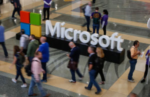 Microsoft Ignite etkinliğinde 7 inovasyon açıkladı Microsoft, Üç Katlı Katlanabilir Ekranlı Telefon Yapabilir Mi?