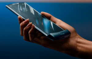 Motorola RAZR efsanesi katlanabilir yapısıyla geri döndü! Motorola Razr