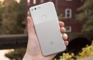 Google ilk nesil Pixel modellerinin güvenliği için düğmeye bastı Google