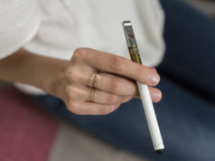 Meyve ve nane aromalı elektronik sigara yasaklandı Elektronik sigara kullananlar ereksiyon
