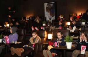 Görme engelli çocukların sinema hayaline teknolojik ortak Görme engelli