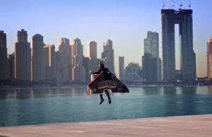 Jetpack pilotu Vince Reffet Dubai’de yeni rekor kırdı! Jetpack pilotu Vince Reffet