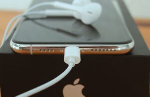 Kulaklığınızı atmayın! iPhone 12 kulaklık olmadan gelecek! iPhone 12 kulaklık