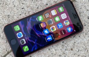 Ucuz iPhone Pekte Ucuz Değilmiş. İşte iPhone SE 2020 Fiyatı ve Yorumlarımız!