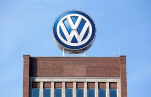 Volkswagen ırkçılık içeren Golf reklamını geri çekti