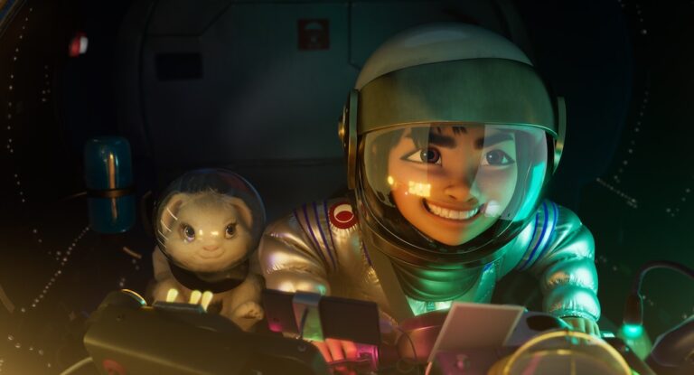 Netflix’in yeni filmi Bir Ay Masalı için geri sayım başladı!