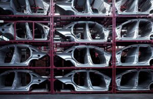 Renault Çip Krizi İle Karşı Karşıya: Teker Teker Düşüyorlar Ford üretimi durdurma