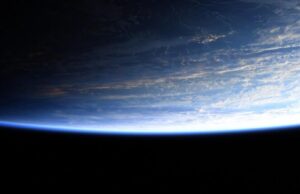 Uluslararası Uzay İstasyonu Tehlikeli Bir Hal Almaya Başladı: Emekli Astronot Uyardı Tehlikeli Asteroit Dünya