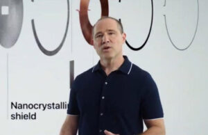 iPhone 12 etkinliğinde sahne alan Deniz Teoman kim? Deniz Teoman