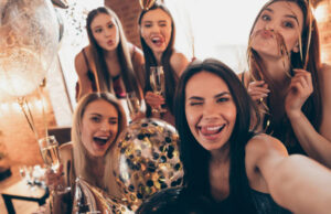 Dünya Bekarlar Günü Nedir? İnternetten Bekarlara Özel İndirimler Başladı Dünya Bekarlar Günü indirimleri