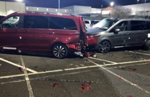 Hoşnutsuz çalışan, Mercedes-Benz fabrikasında 50 kamyoneti enkaza çevirdi! Nasıl mı?