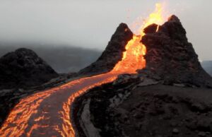 15 Saniye Ayırıp Büyüleyici Yanardağ Görüntülerini İzleyebilirsiniz yanardağın lav püskürtmesi drone