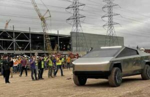 Elon Musk Cybertruck ile Texas’ta Arazi Sürüşü Gerçekleştirdi Tesla Cybertruck