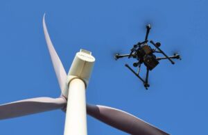 İHA Teknolojisi Rüzgar Türbini Kanatlarındaki 1 Günlük İşi Yarım Saate İndiriyor