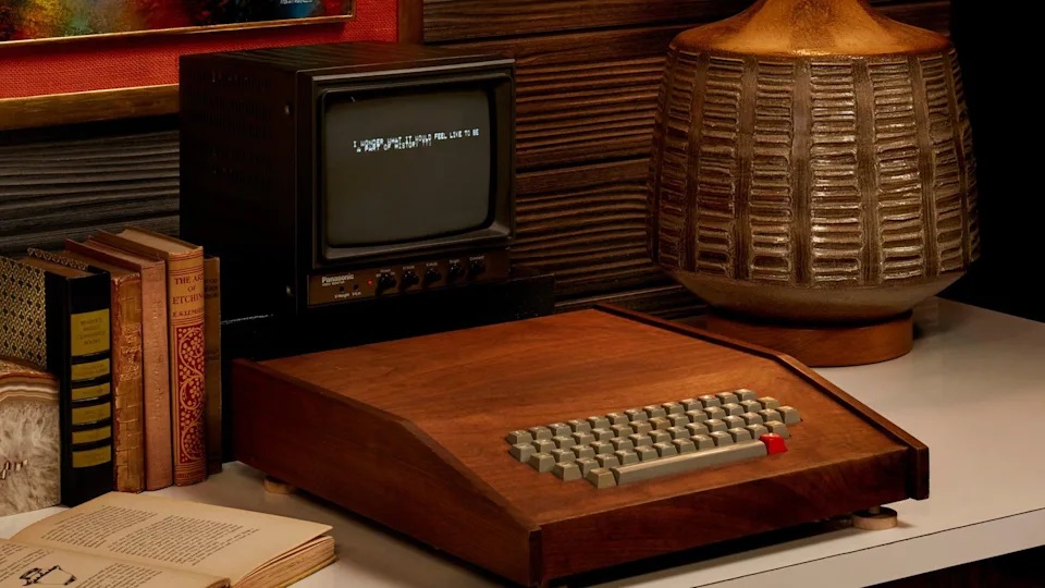 ilk Apple bilgisayarı
