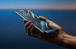 Motorola Yeni Katlanabilir Telefon Üzerinde Çalışıyor: Şimdiden Heyecan Yarattı Şimdi Huawei ve Oppo düşünsün! Katlanabilir Ekranlı Motorola Razr 3, 2022'de Şov Yapabilir!