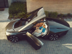 Direksiyonsuz Araba: Cadillac’ın Yeni InnerSpace Modelinde Direksiyon Yok!