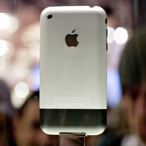 Steve Jobs, Orijinal iPhone 'u 15 Sene Önce Bugün Tanıtmıştı! İşte Dikkat Çekici Detaylar!