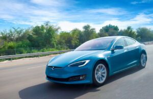 Tesla Aracı Hackerlar Tarafından Ele Geçirildi: Güvende Değiliz Tesla ırkçılık iddiaları büyüyor