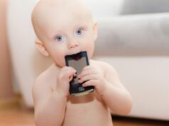 2 Yaşındaki Çocuktan Annesine Telefonla Sipariş Sürprizi!