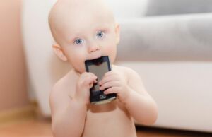 2 Yaşındaki Çocuktan Annesine Telefonla Sipariş Sürprizi!