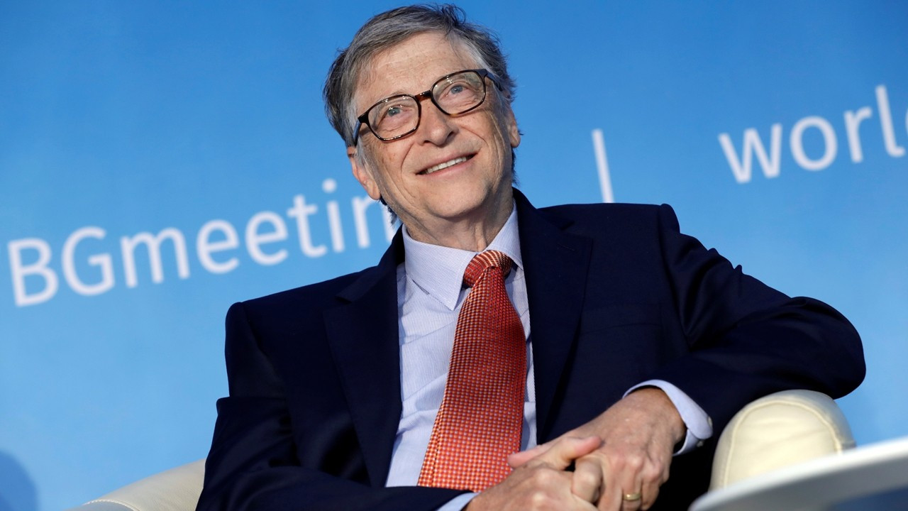 Bill Gates gözünü toprağa