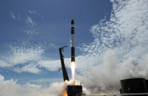 Helikopter İle Roket İndirdiler: Heyecan Dolu Dakikalar (Video) Helikopter ile roket