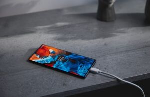 ZTE Axon 40 Ultra Modeli İle Liderliğe Oynuyor! Axon 40