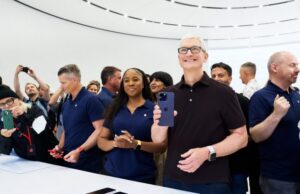 Apple CEO’su Tim Cook, Maaşında Devasa Kesinti Yaptı! Adeta Bir Servet!