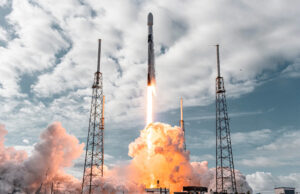 SpaceX Havada Roket Yakalamaya Çalışacak – Heyecan Dorukta Blue Origin New Glenn roketi