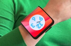 Motorola Uyarlanabilir Ekran: Katlanabilir Ekranlı Telefon Saat