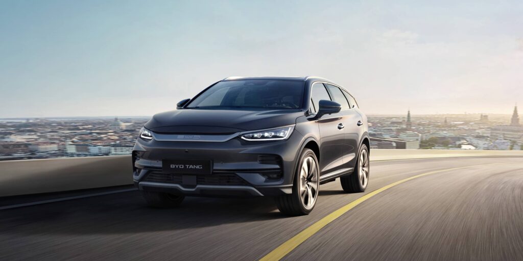 BYD yeni elektrikli sedan