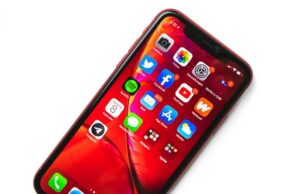 Apple, dijital satın alımları başka bir hesaba taşımaya izin verecek