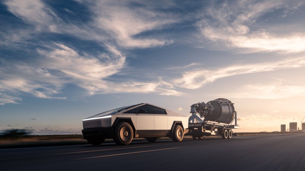 Tesla Cybertruck yeniden sahnede