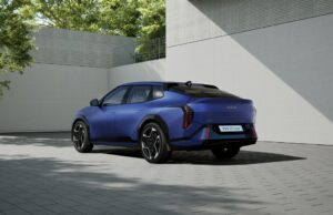 Kia, EV4’ü sedan ve hatchback versiyonlarıyla tanıttı Kia satış rekorlarıyla 2025