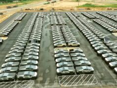 Tesla Zor Günlerden Geçiyor: Satış Düşüşü, Yönetici Krizi ve Belirsiz Gelecek