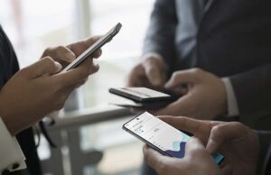 Global Akıllı Telefon Pazarında Samsung Öne Çıkıyor – Apple Geri mi Kalıyor? Samsung pazar lideri