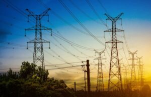 Yapay Zekâ ile Gelen Enerji Talebi: Elektrik Şebekeleri Yetişebilecek Mi? veri merkezleri enerji tüketimi