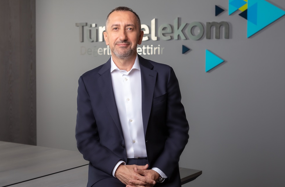 Türk Telekom TahtApp İle Az Gören Çocukların Eğitimine Işık Tutuyor