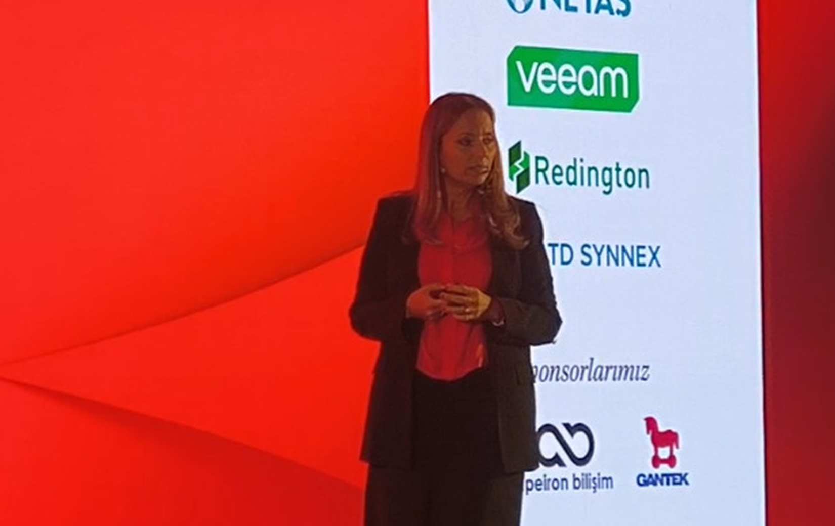 Hitachi Vantara Türkiye Ülke Müdürü Aslı Arısal