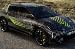 Performans Ailesi Büyüyor: Kia EV4 GT, ‘GT Wrap’ Kamuflajı ve AWD Sistemiyle Yolda!