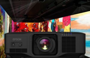 Epson, Yeni Yüksek Parlaklıkta Amiral Gemisi Projektörünü Tanıttı.