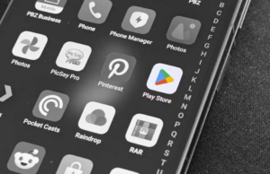 Dijital Ambargo Çöktü mü? Apple ve Google Mağazalarında Yasaklı Uygulama Skandalı