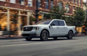 Ford, Yetişmiş İnsan Gücü İstiyor. Yapay Zeka, Kalite Problemini Çözemedi